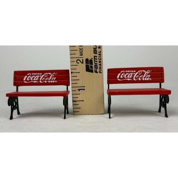 Coca-Cola Town Square Collection Figurine Set With Benches 1994 Snowbear Vintage - Picture 11 of 15